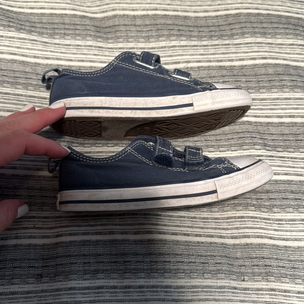 Velcro Infant Size 10 Converse Navy - Picture 4 of 9